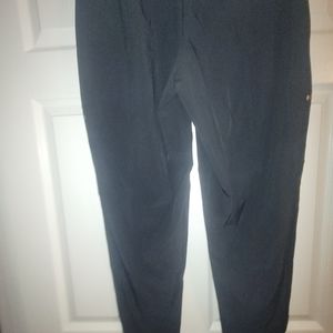 Athleta Pantalon Cargo High Road Pant, sz. 8 Petite, Black, brand new